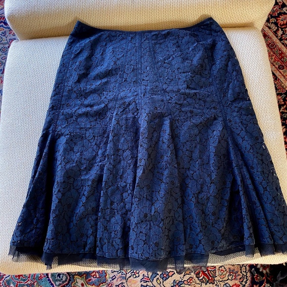 Tahari black skirt - Picture 1 of 4